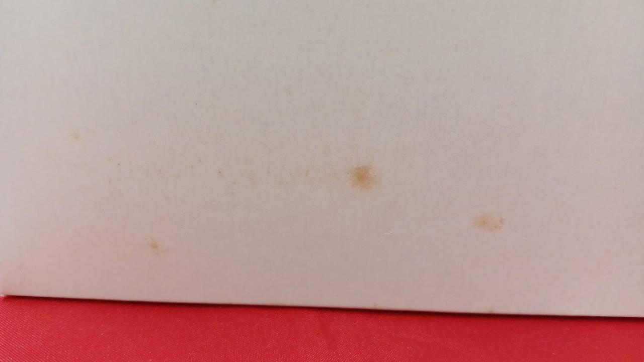 内箱(付属品側)汚れ①