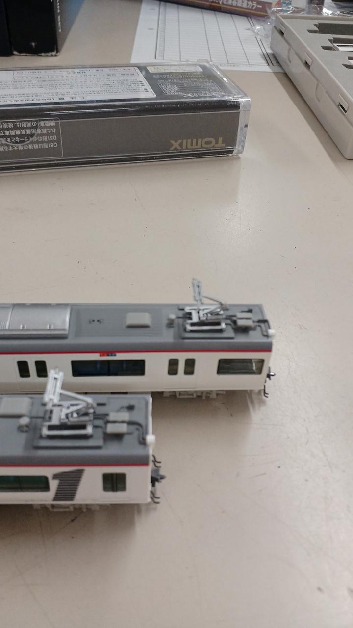 パンタグラフ交換のうえ塗装