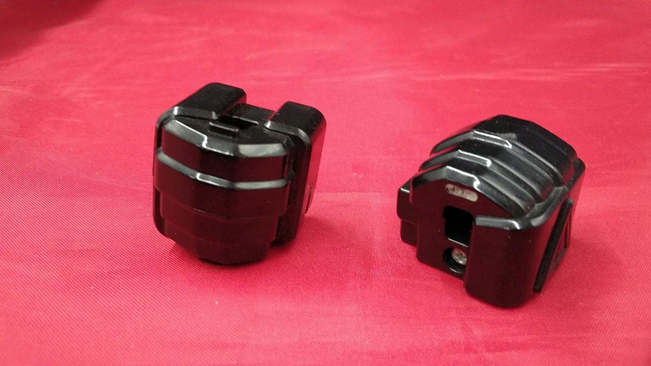 左手用拳、取り外し用ピン折れています。