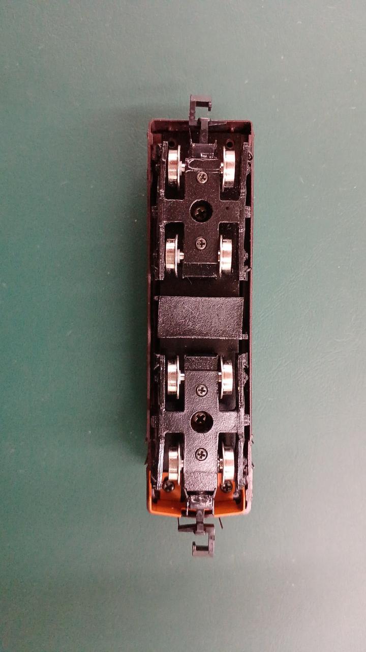 製品は片側トレーラーです。