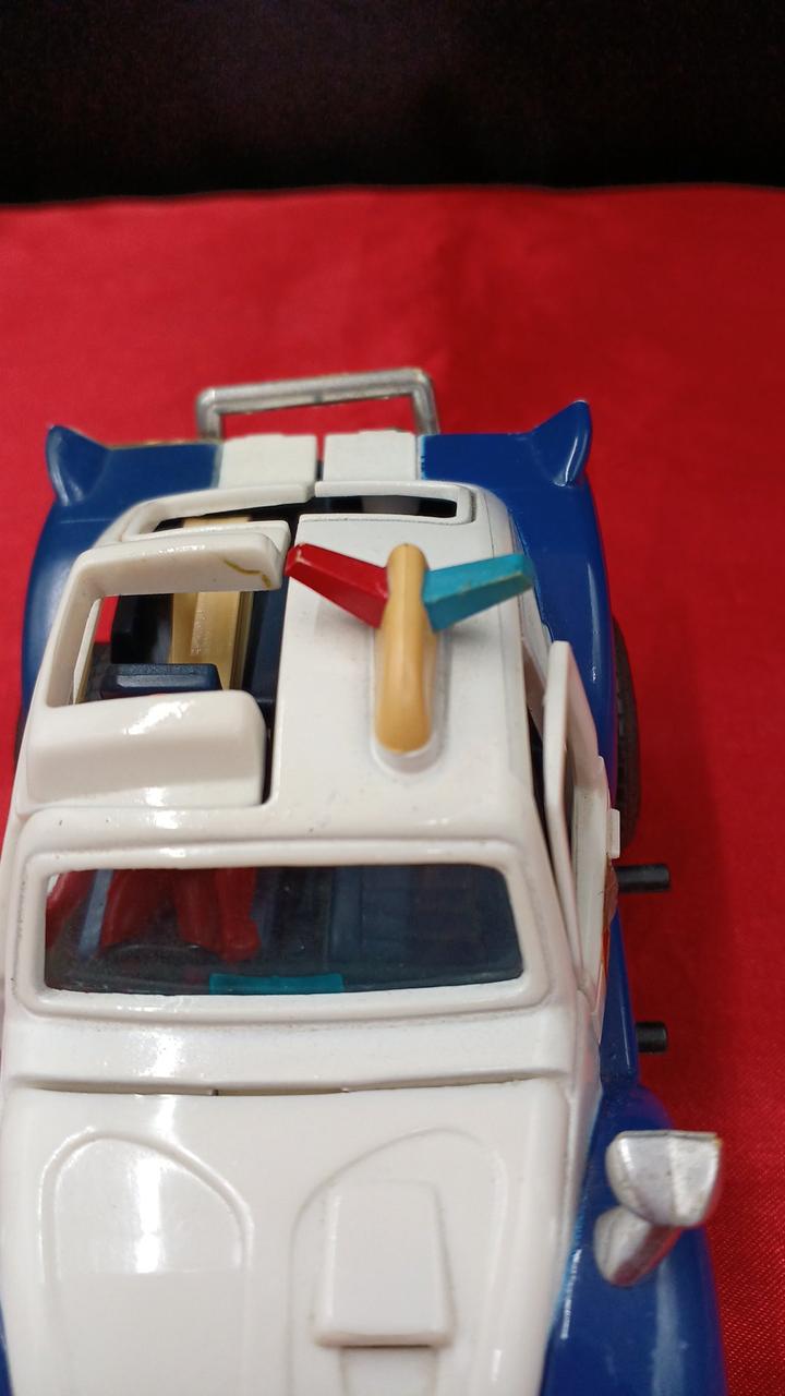 一部に変色がございます