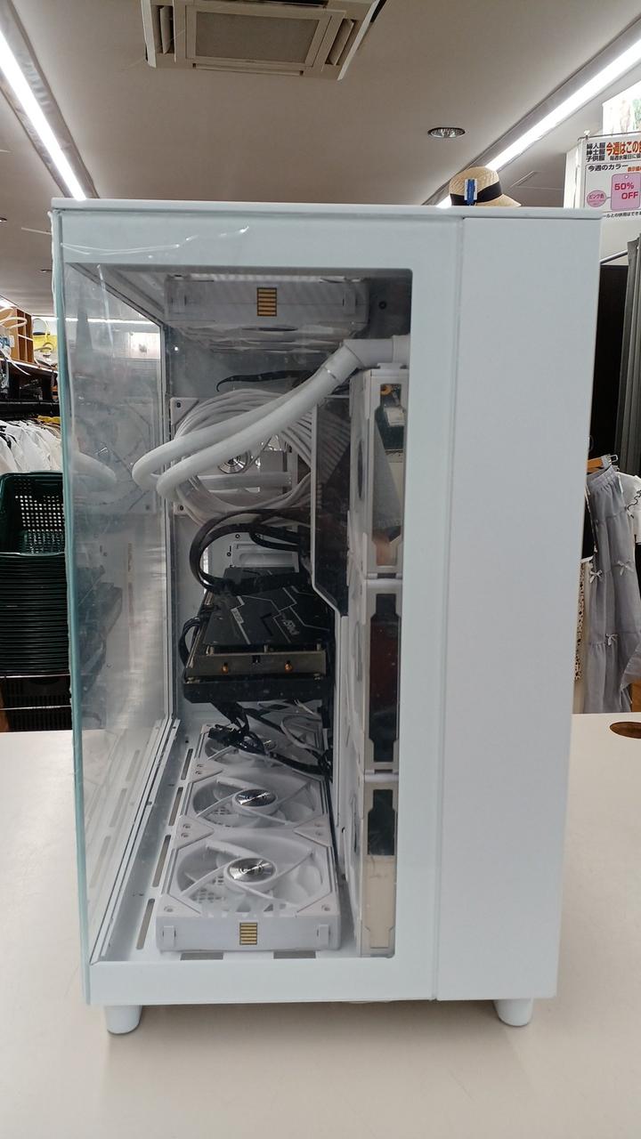 自作デスクトップPC core i5 総額33万円】いい感じに小さくて真っ白な自作PC組みました