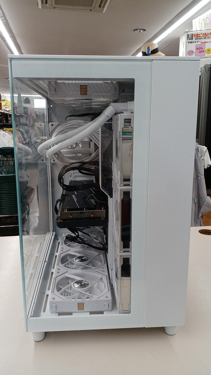 デスクトップパソコン（自作） 自作PC】DEEPCOOLのPCケースCK560 WHがモノクロで可愛い - YouTube