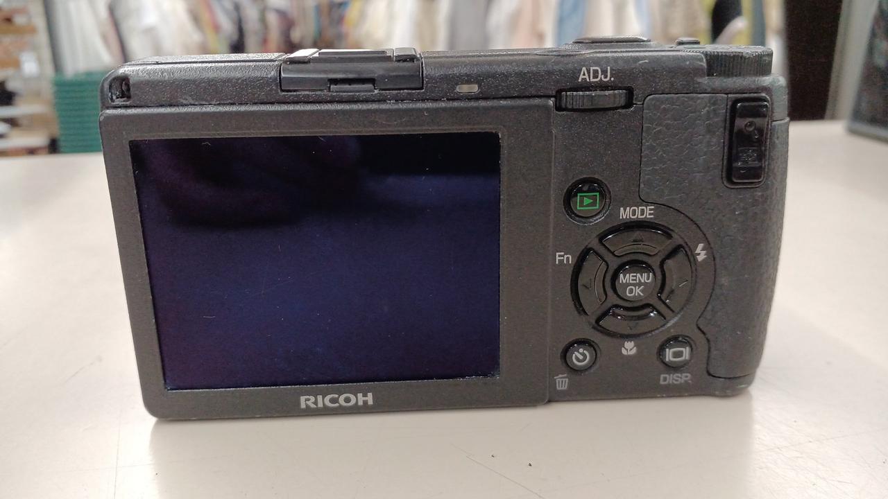 RICOH GR IIリコー　デジタルカメラ　付属品付き【中古】 RICOH - 【値下げ】リコー RICOH GR Ⅱ GR2 中古 おまけ付きの
