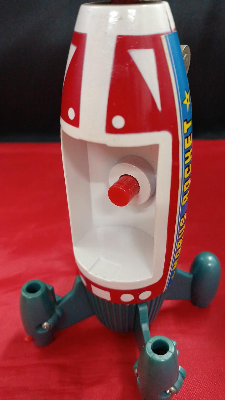 写真中央部赤い部分が戻りません。