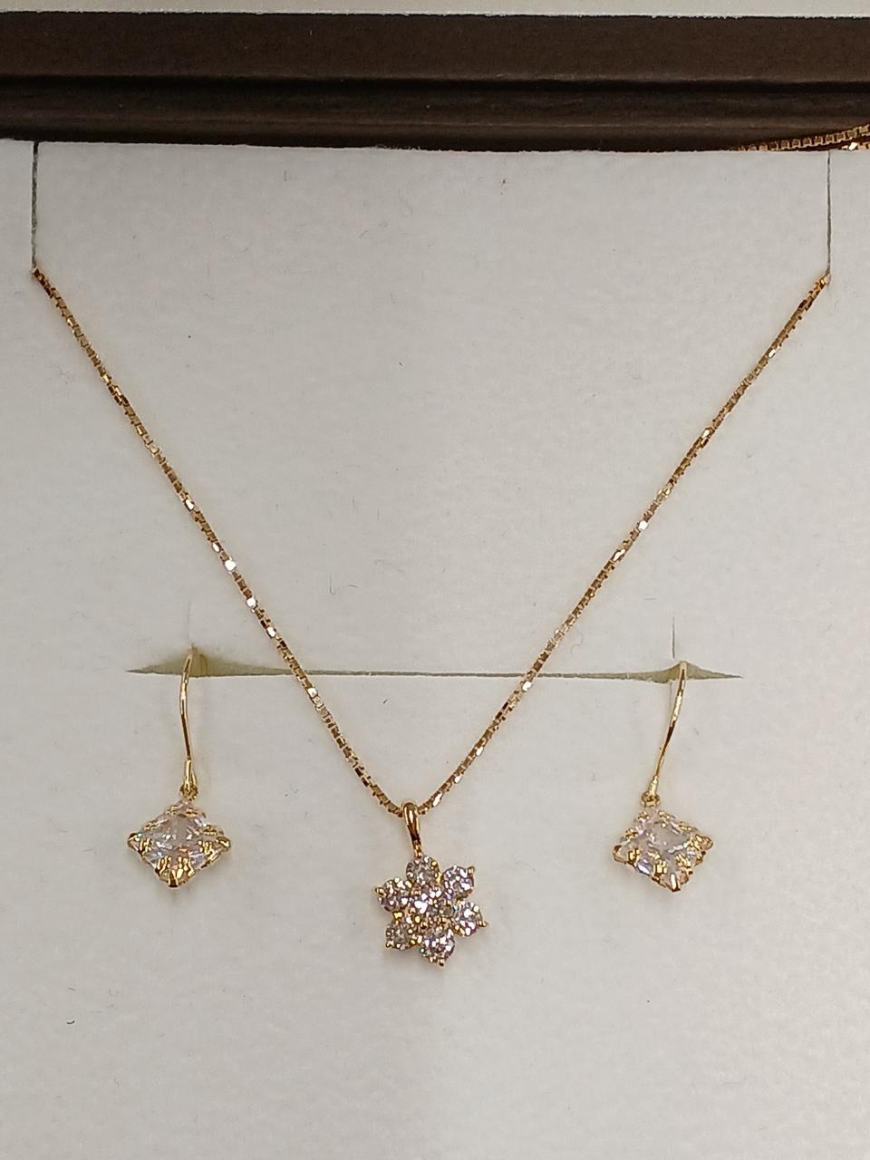 n184/【高品質✧】フープネックレス　K18仕上げ　つけやすい　ギフト無料 楽天市場】18金 ピアス 金属アレルギー対応 K18ポスト 日本製