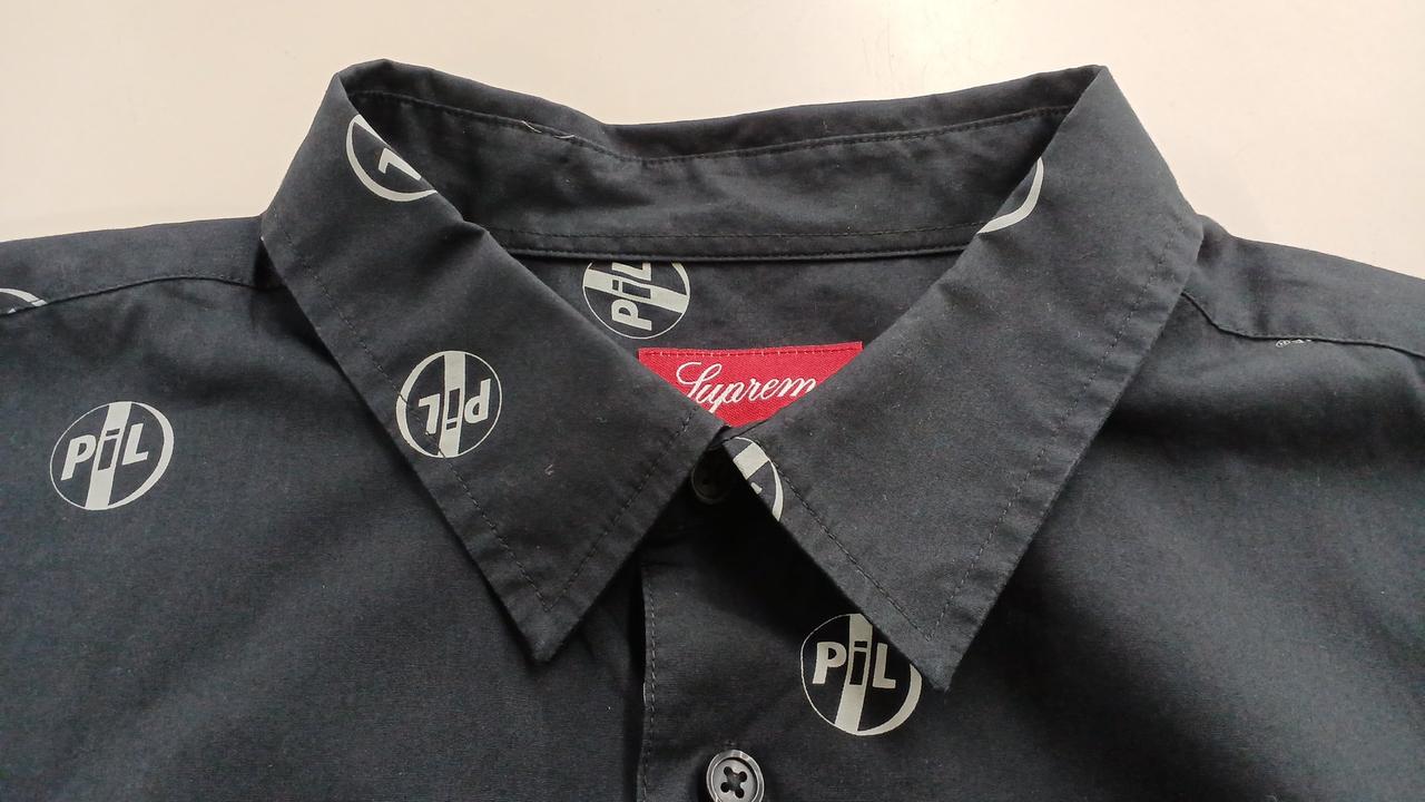 エリの裏側によれ有り