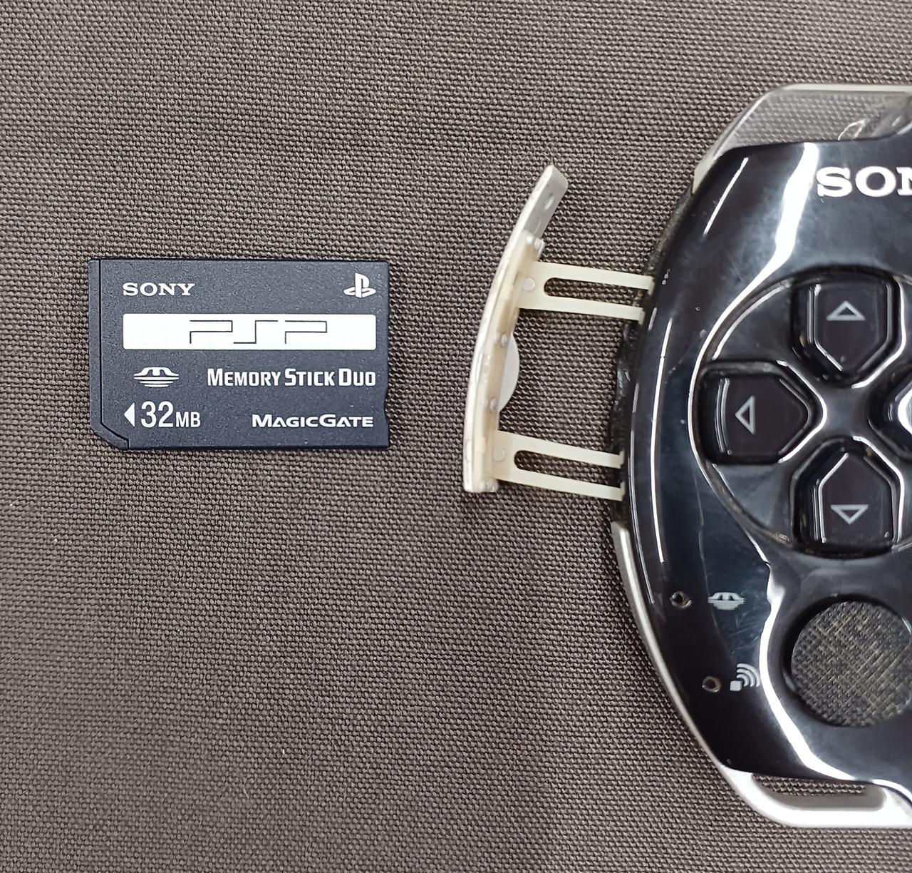 メモリ32GB付き