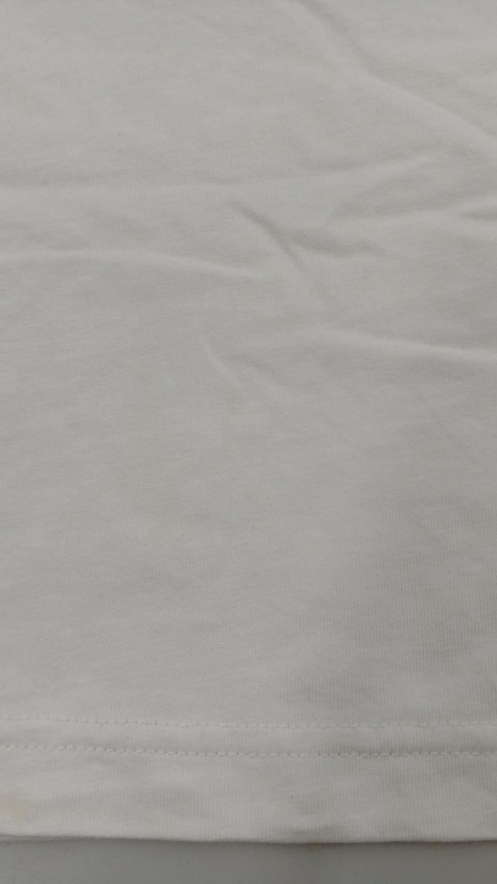 前面下部に薄いシミあり
