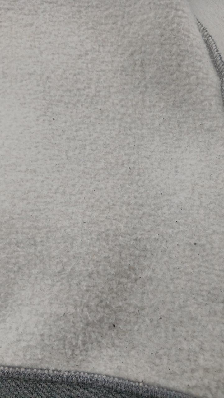 内側に毛玉あり