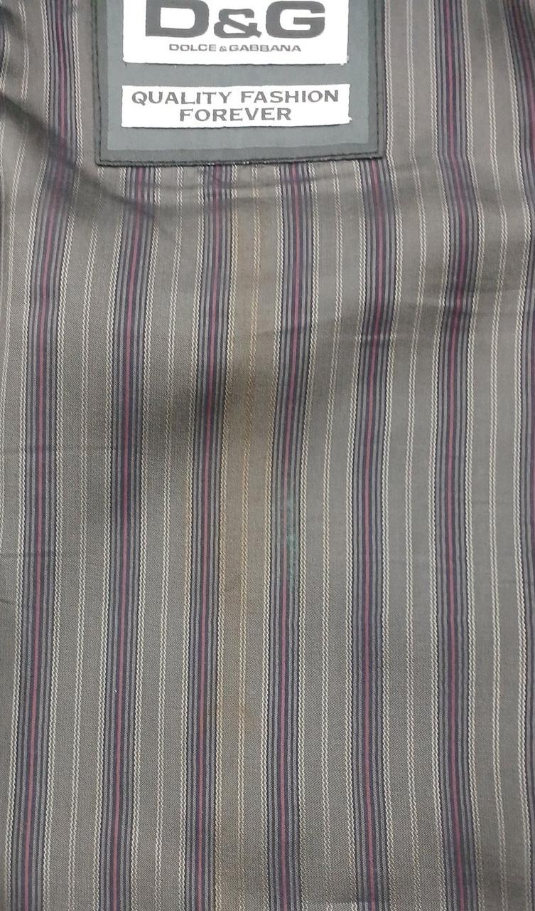 内側背中に汚れあり