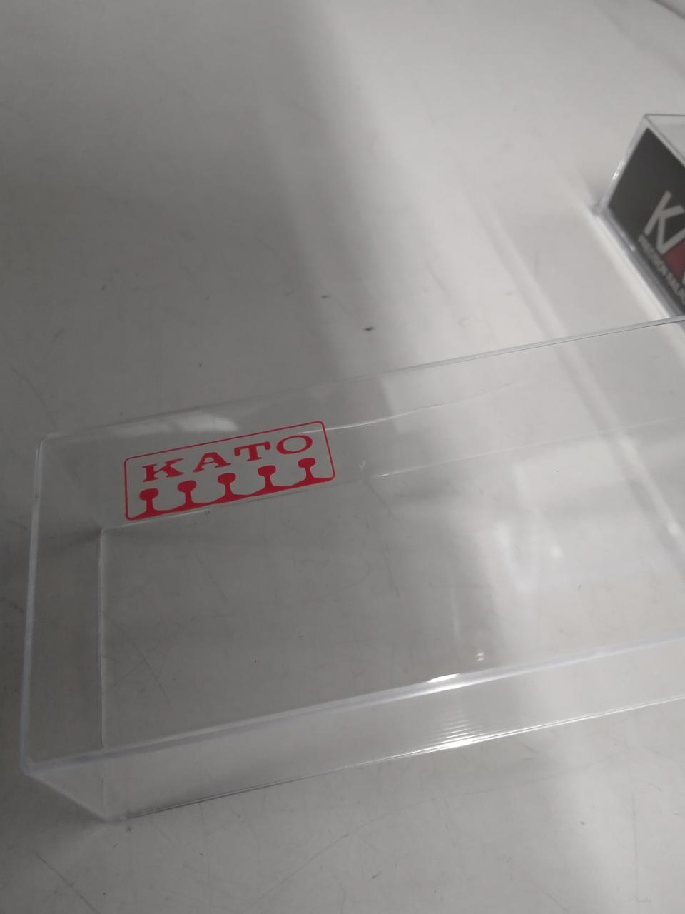 ケース、ヒビあり