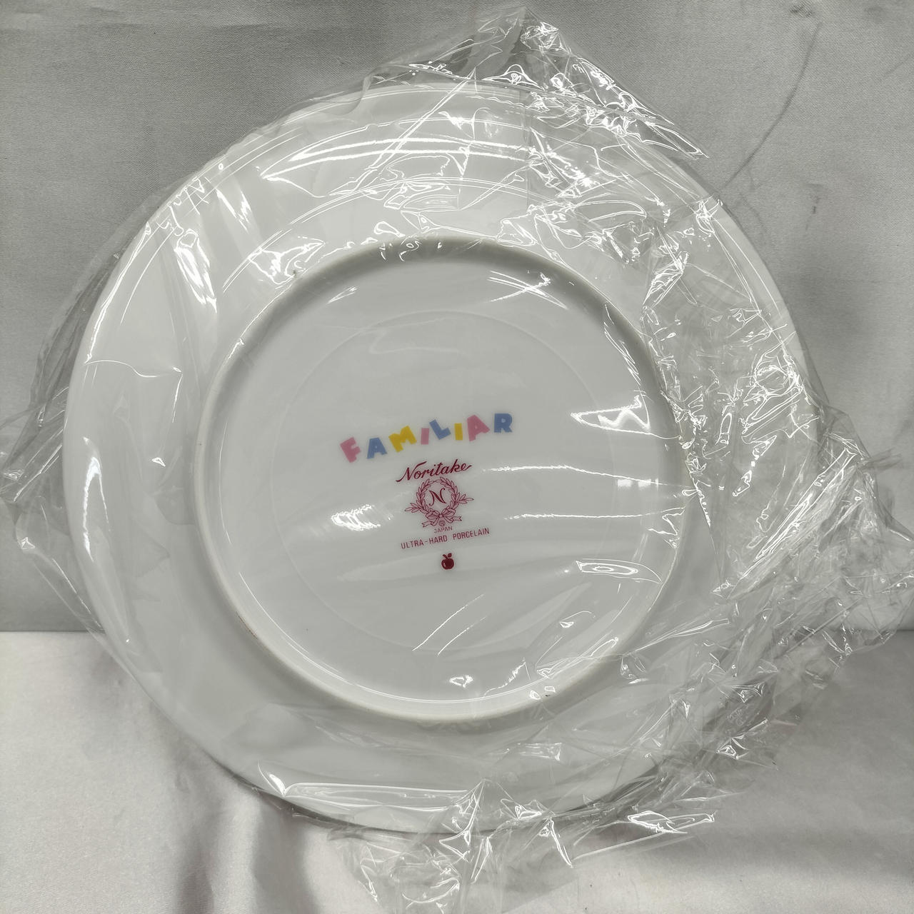 未使用品】 familiar ファミリア ガラス製 サラダボール 丸皿 ウケ