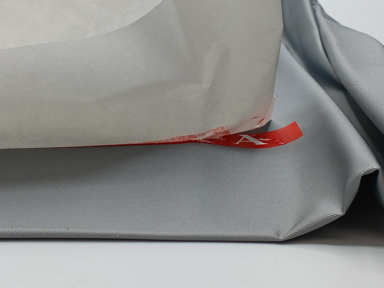 貼りつきあり。