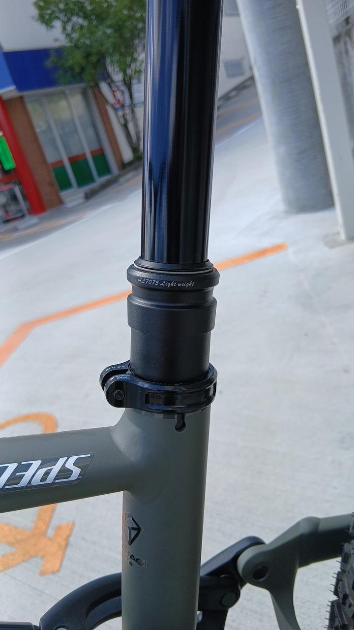 ドロッパーシートポスト搭載