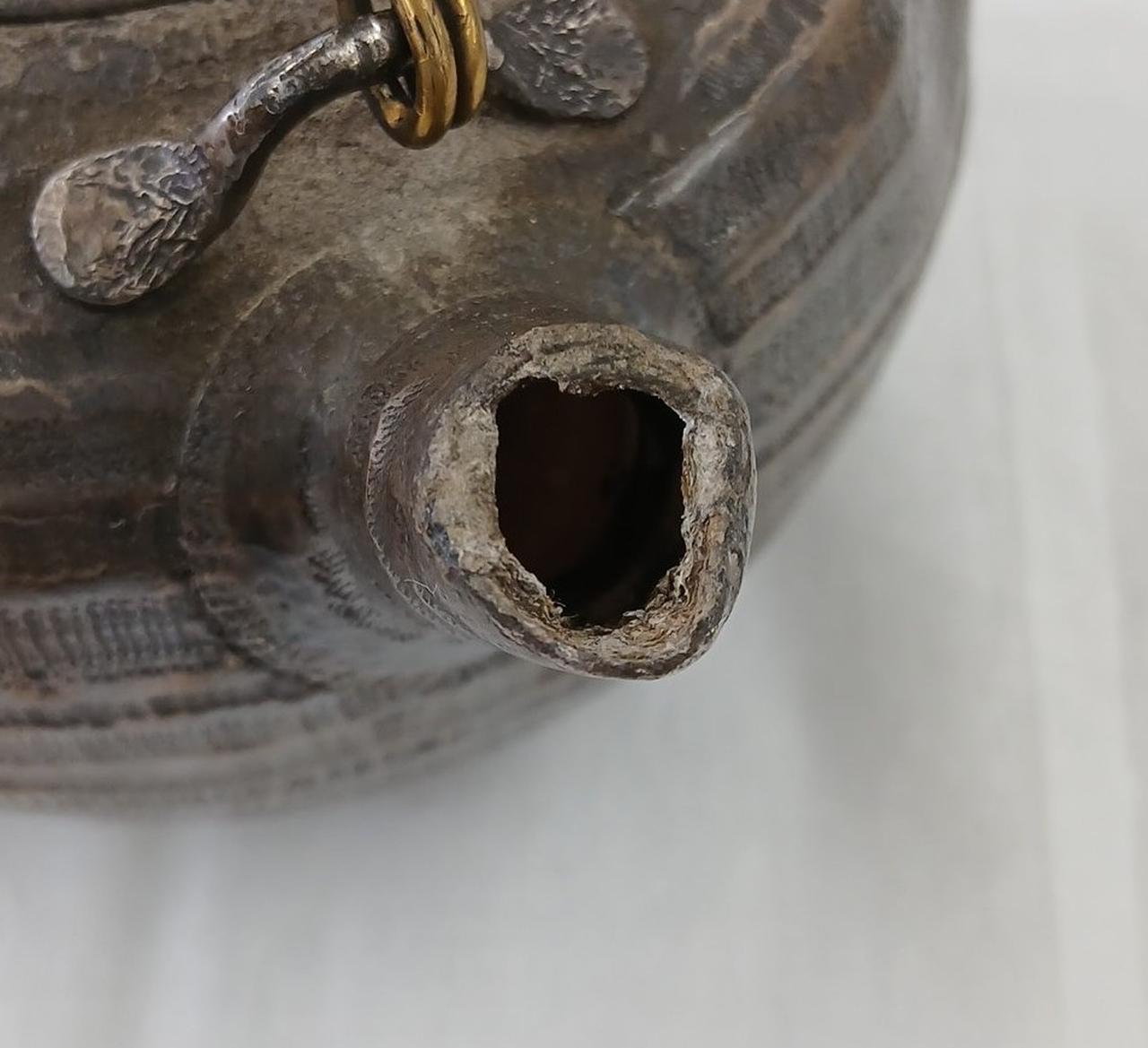 内側凸凹は手作り工芸ならではの本物の証。