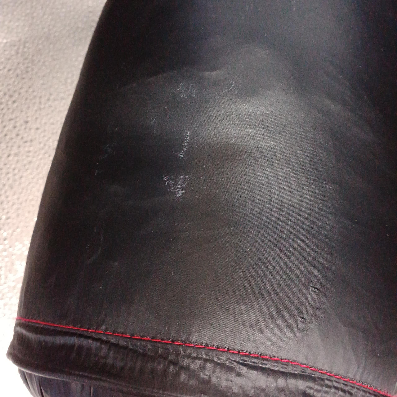 収納袋にキズあり