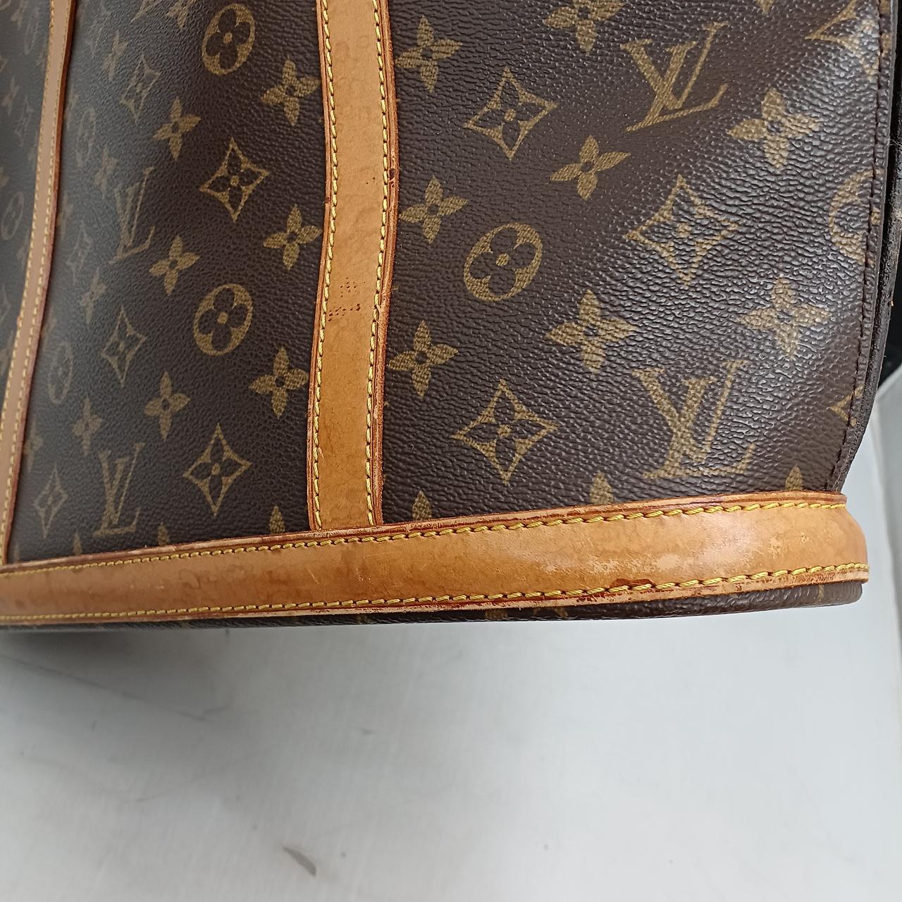 レザー部分シミあります