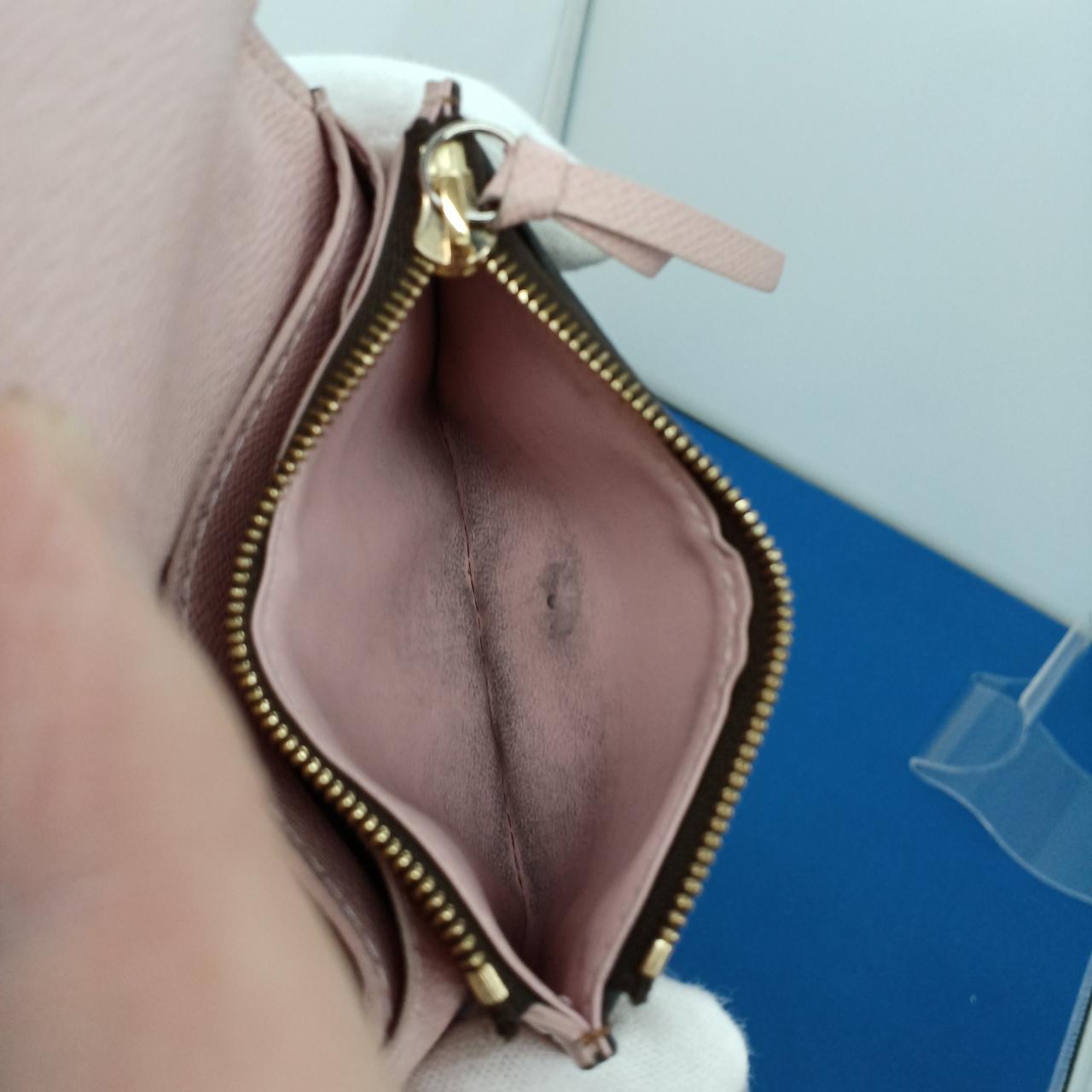 内部、汚れございます。