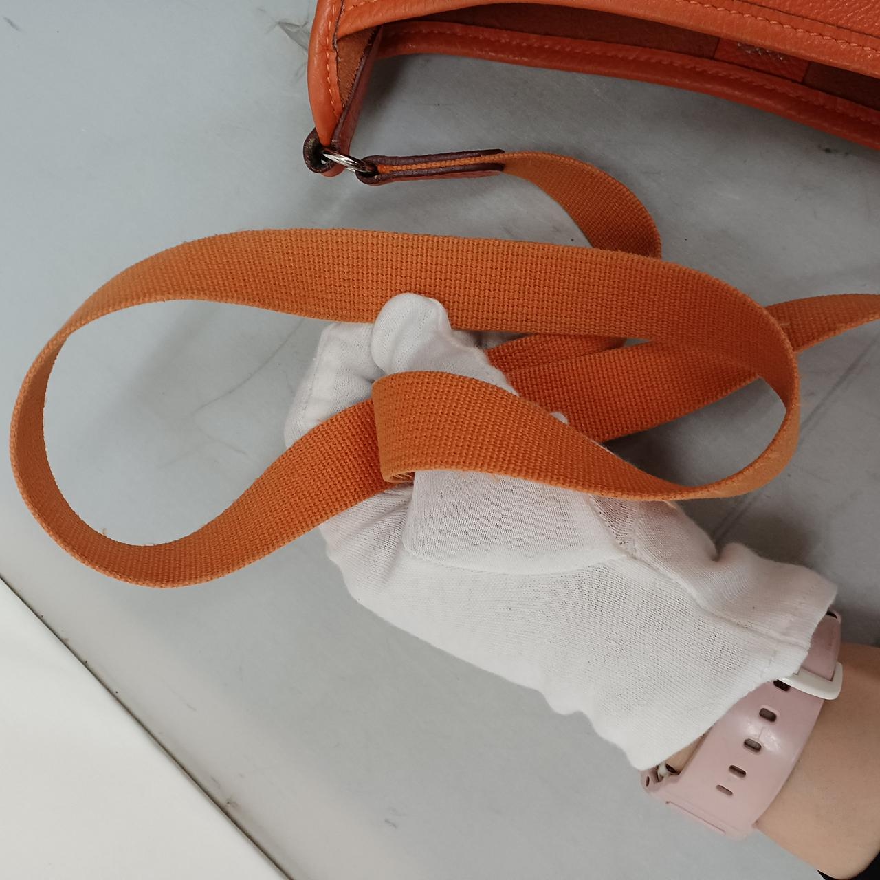 ショルダー紐、擦れ汚れあります。