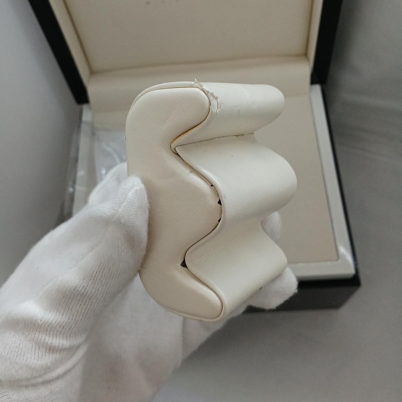 時計台座、劣化ございます。