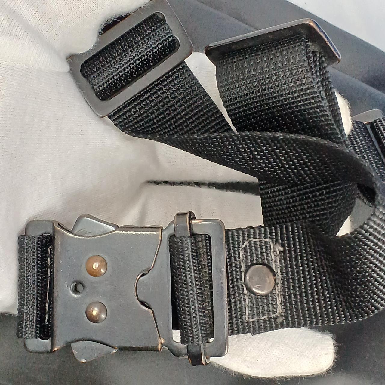 金具、擦れとサビ感あり