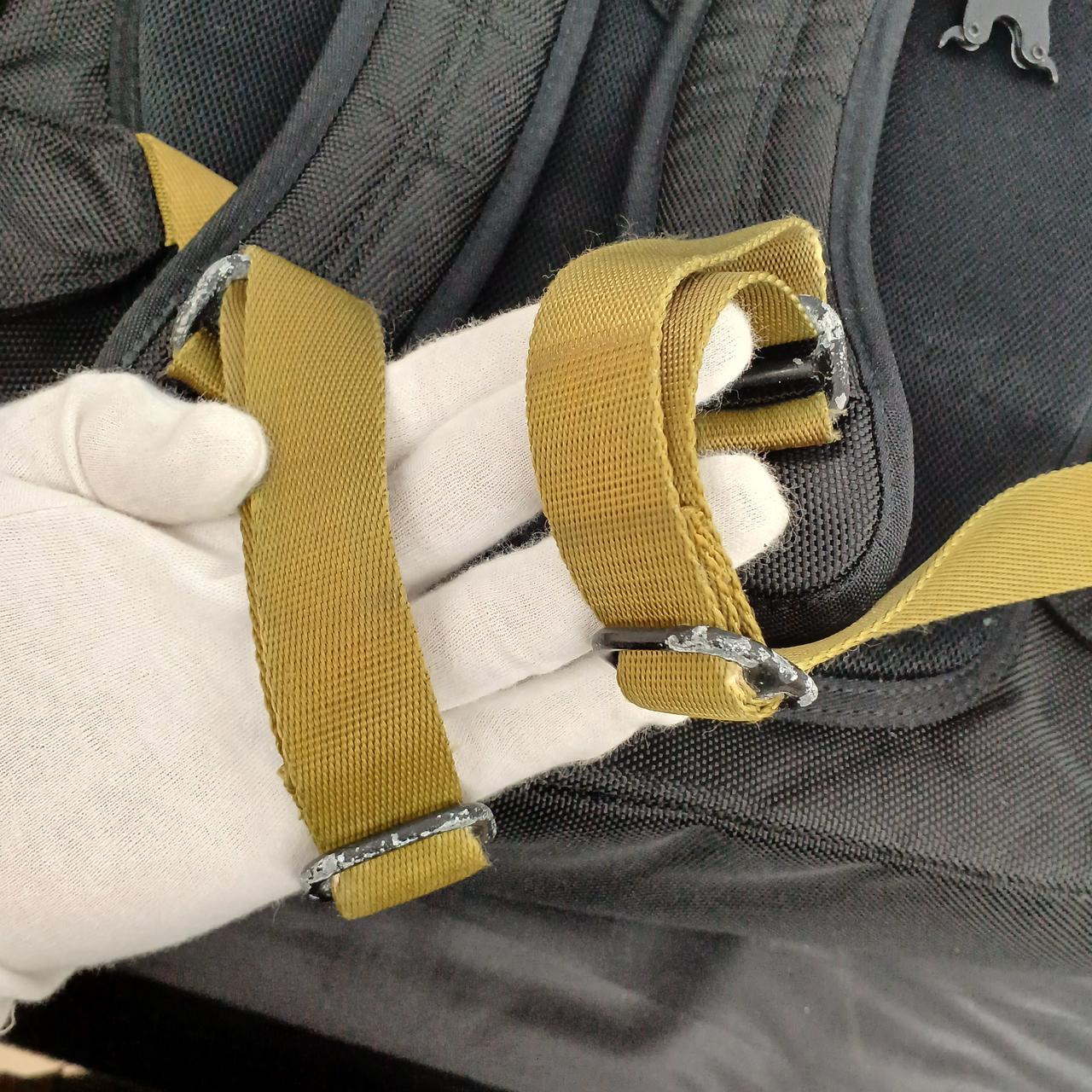 紐側の金具、4つ劣化ございます。