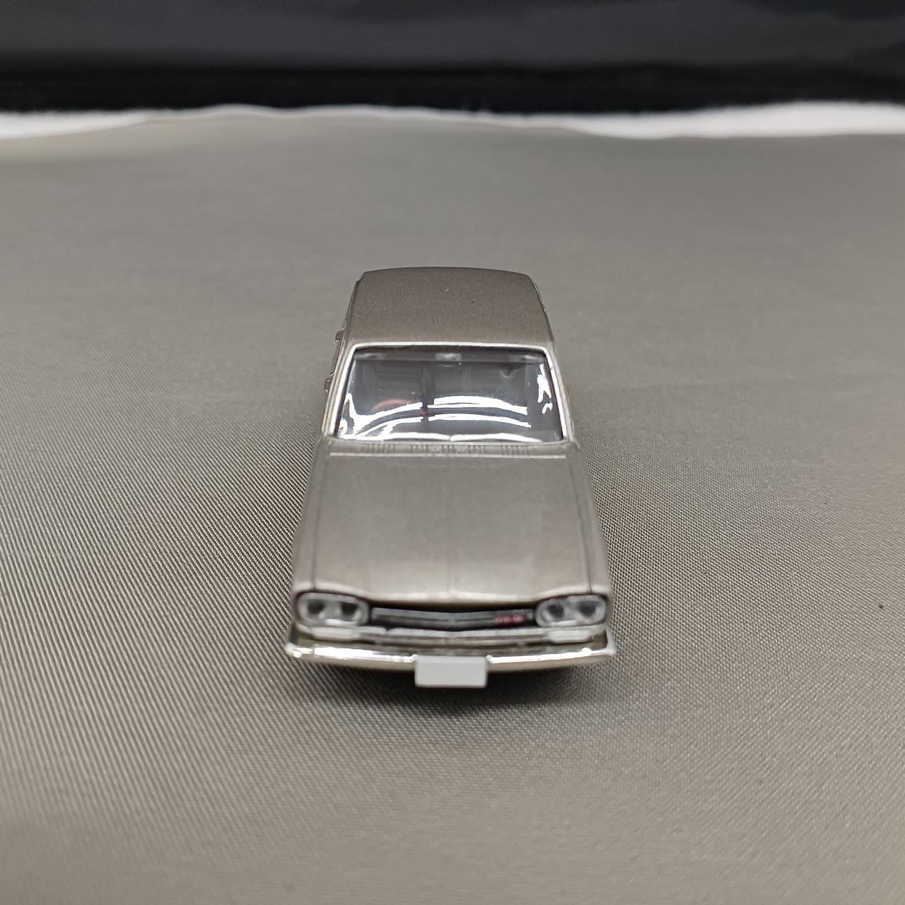 【新品】TOMICALIMITEDVINTAGEニッサンスカイライン2000GT LV-N230a 日産スカイラインHT 2000ターボGT-E サラブレッド（白