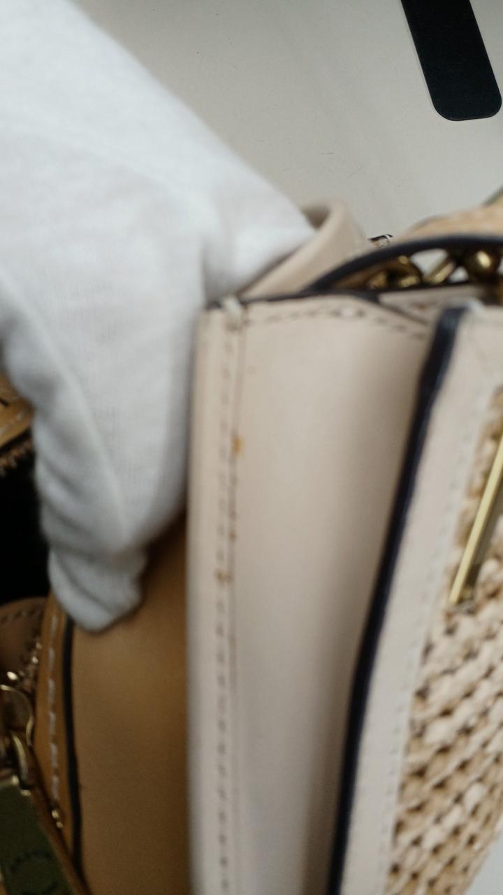 経年劣化による汚れあり