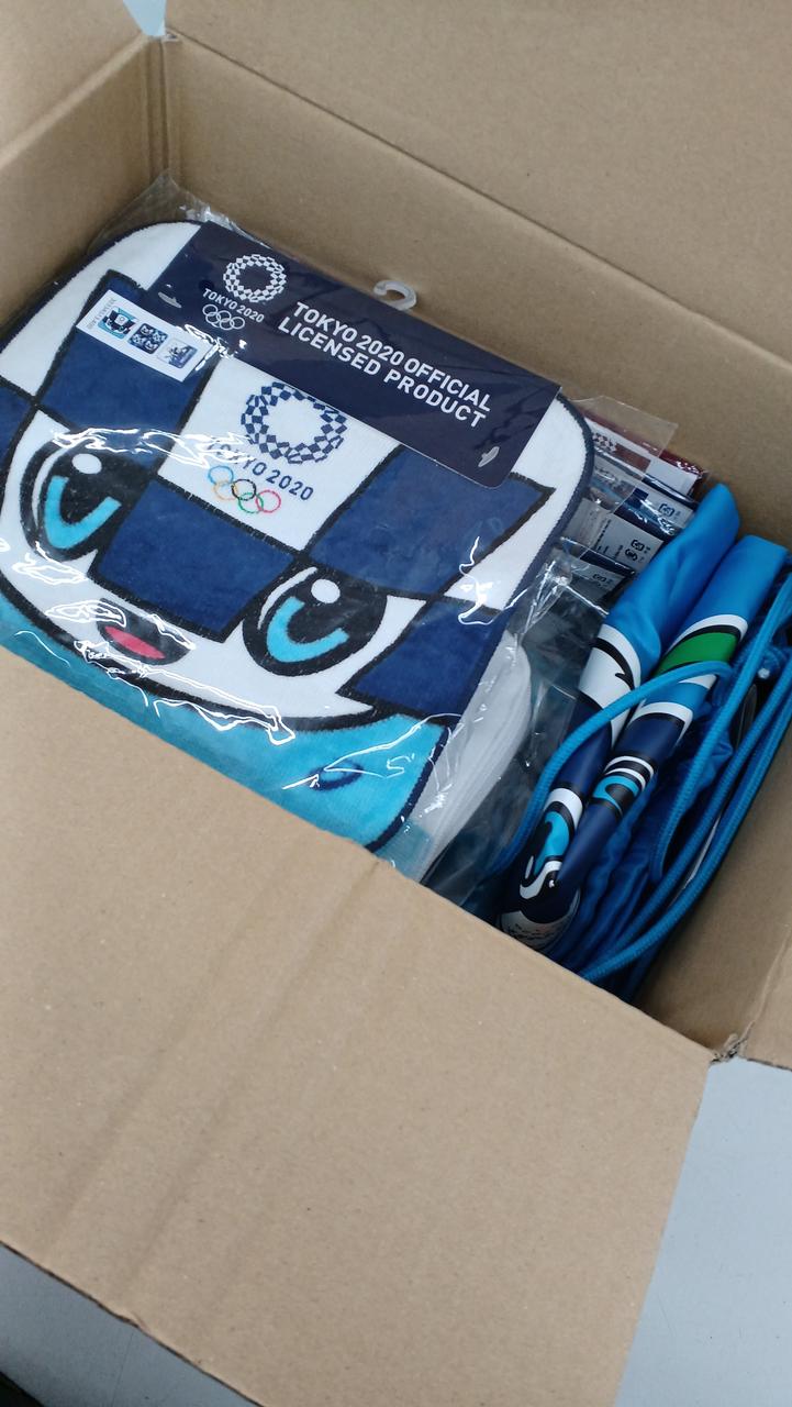 軽く折り畳んで梱包します。