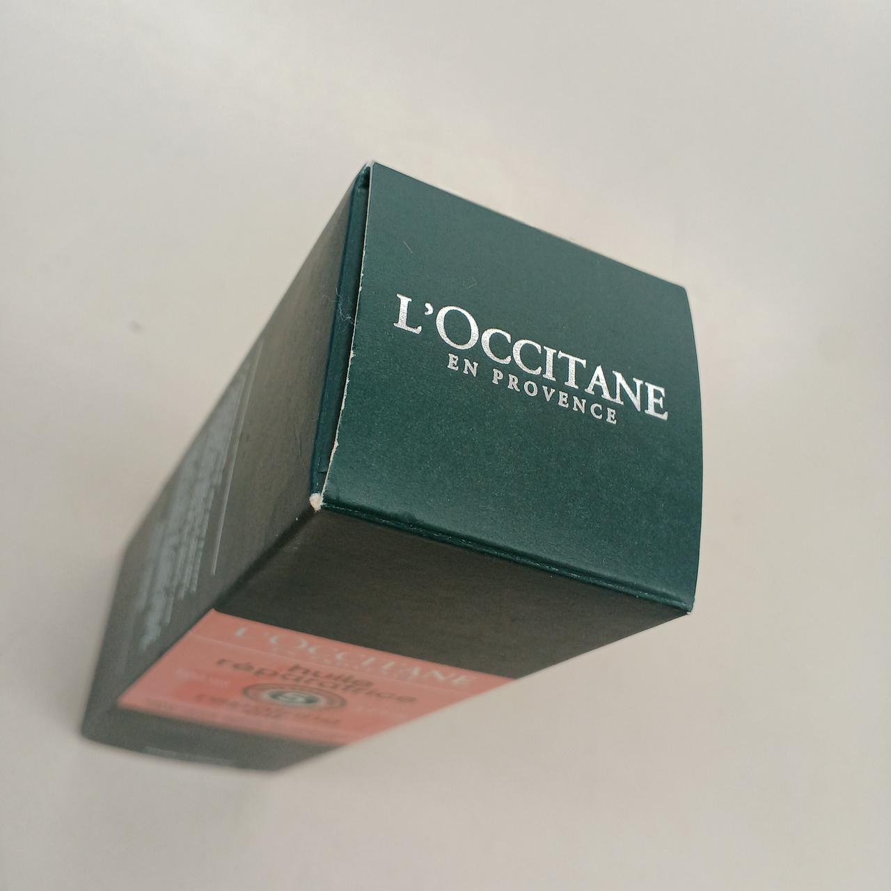 箱擦れございます。