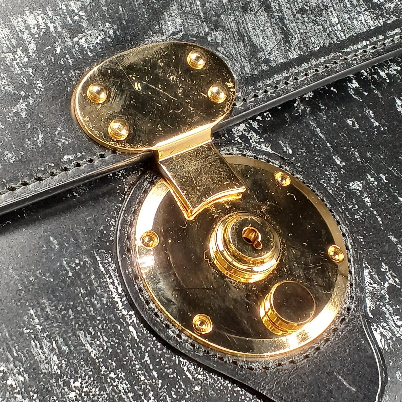 金具キズあります