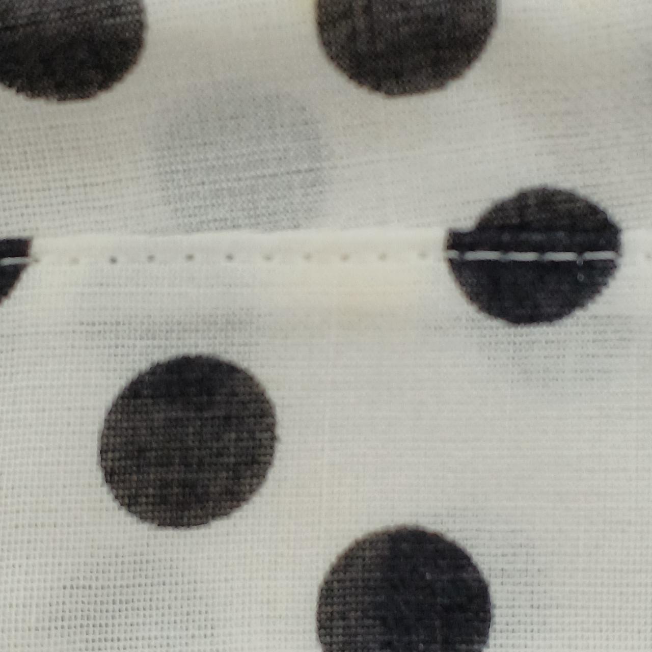 襟に薄い汚れあり