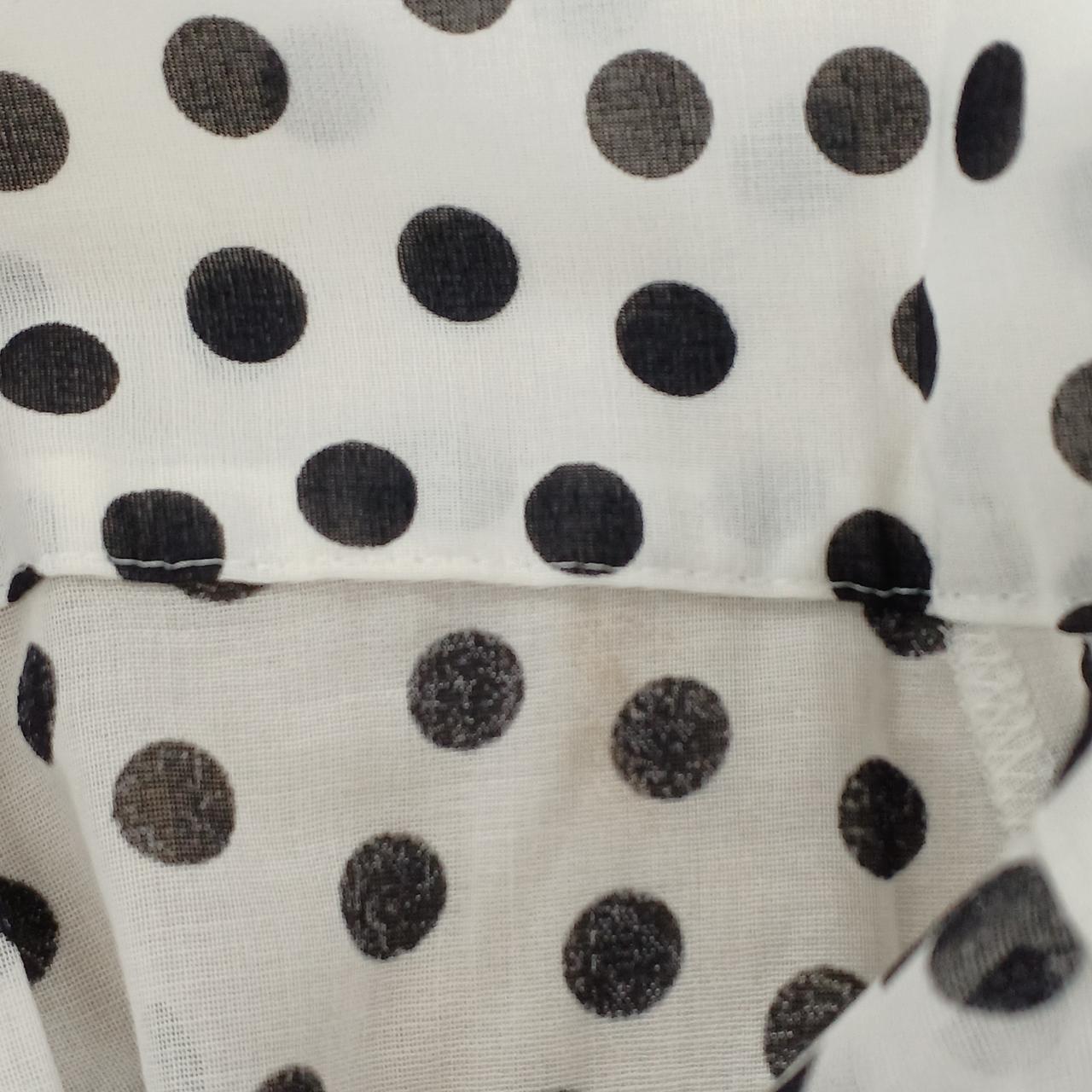 袖口に薄い汚れあり