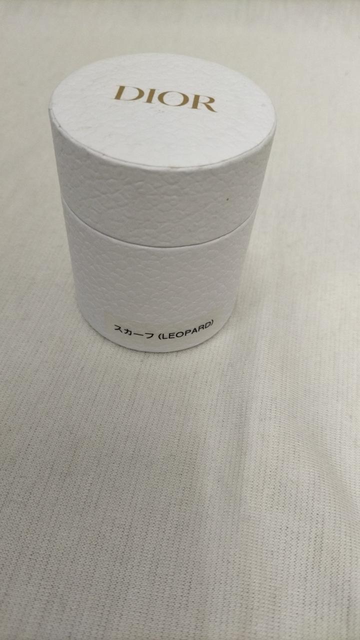 外箱にシールついてます