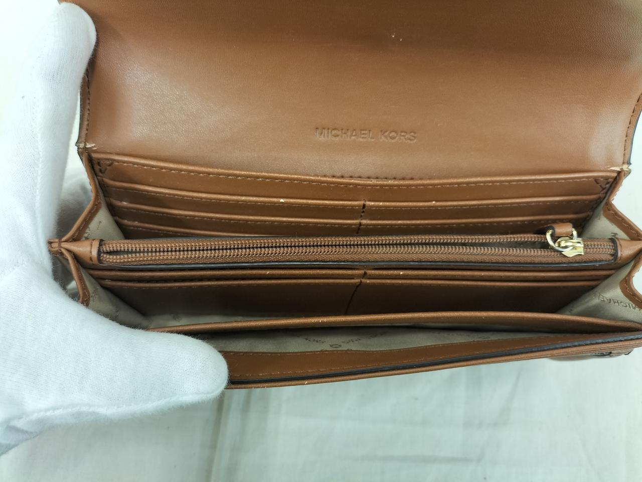 全体的に剥がれ有り