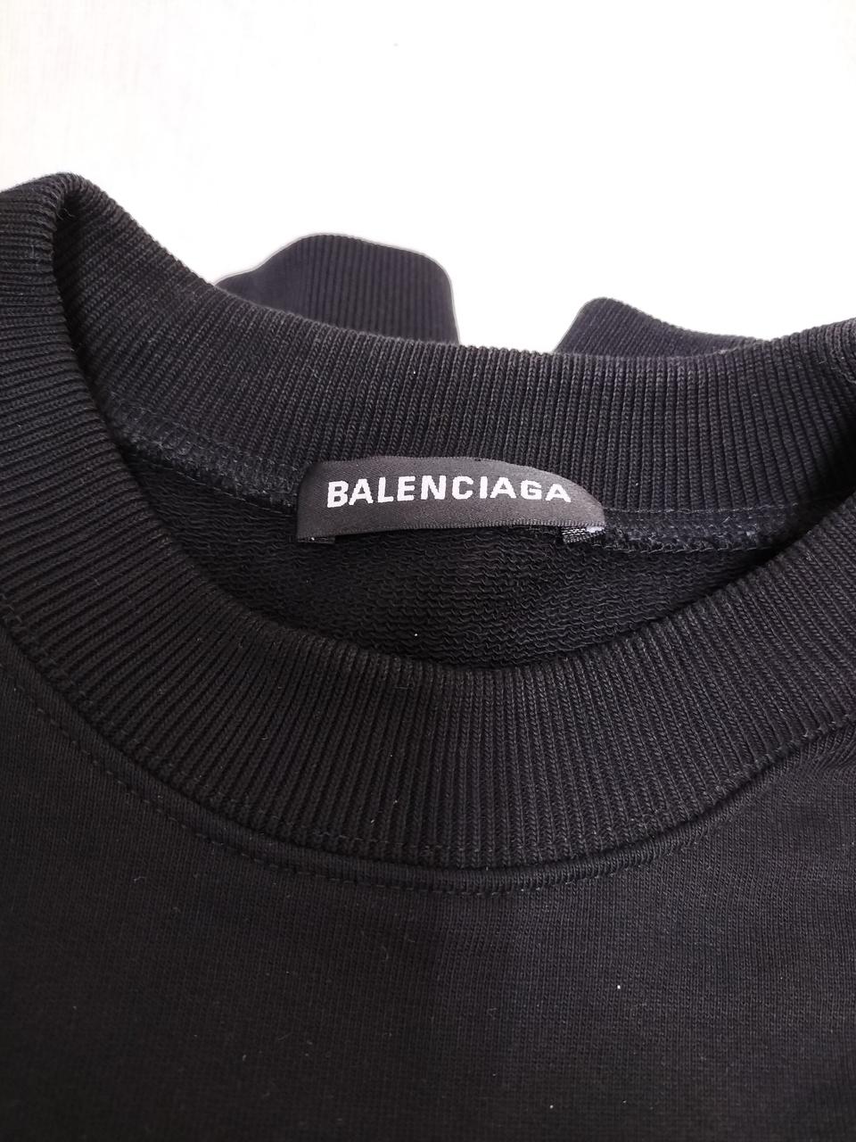 首まわりに汚れ有り