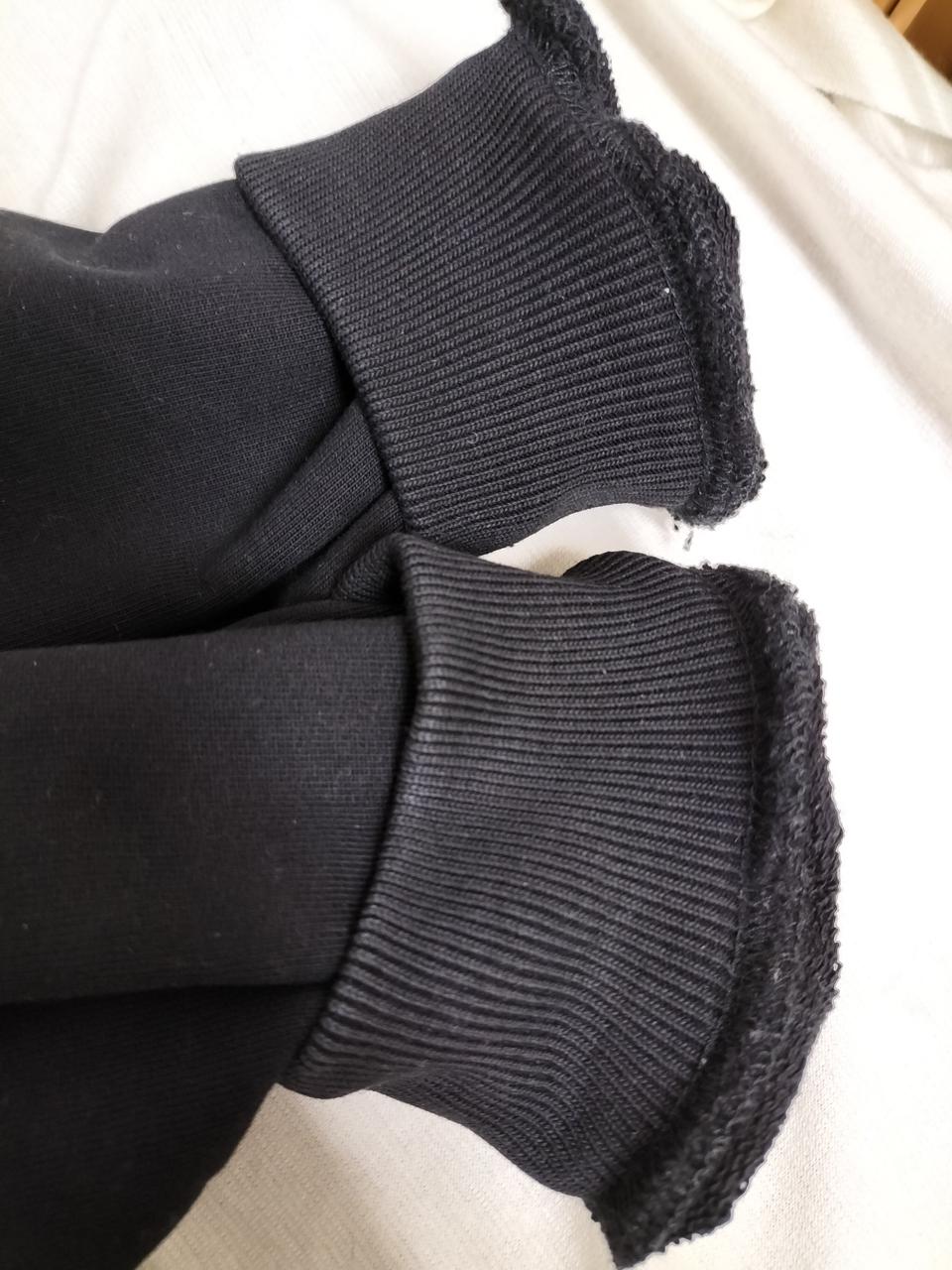 袖口に汚れ有り