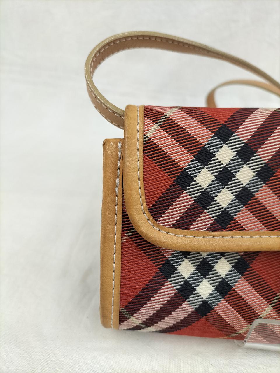 変色・歪み有り