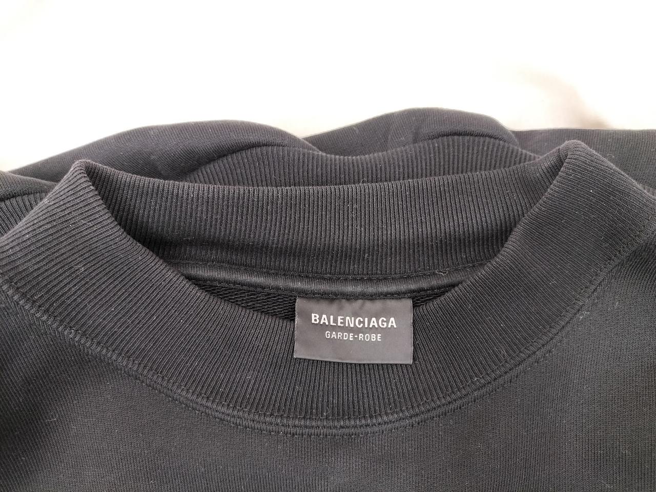 襟周りに汚れ有り