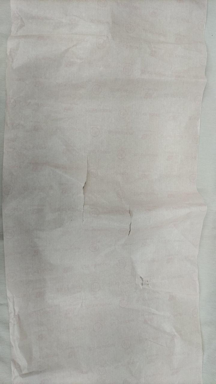 包装紙破れ有り