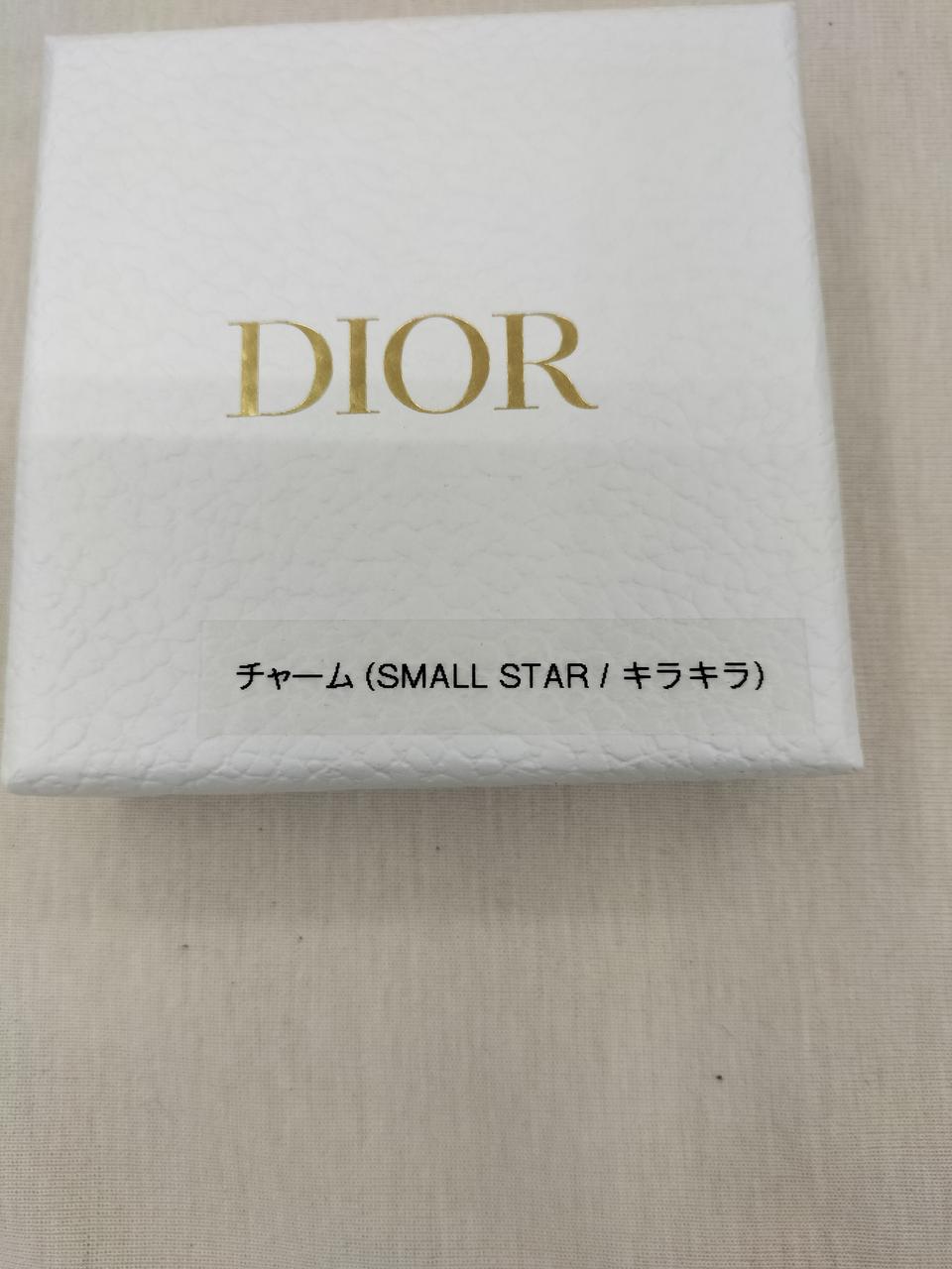 外箱にシール付いています