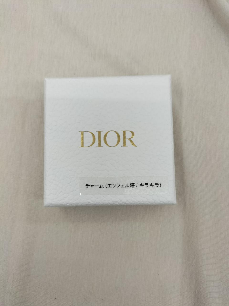 外箱にシール付いています