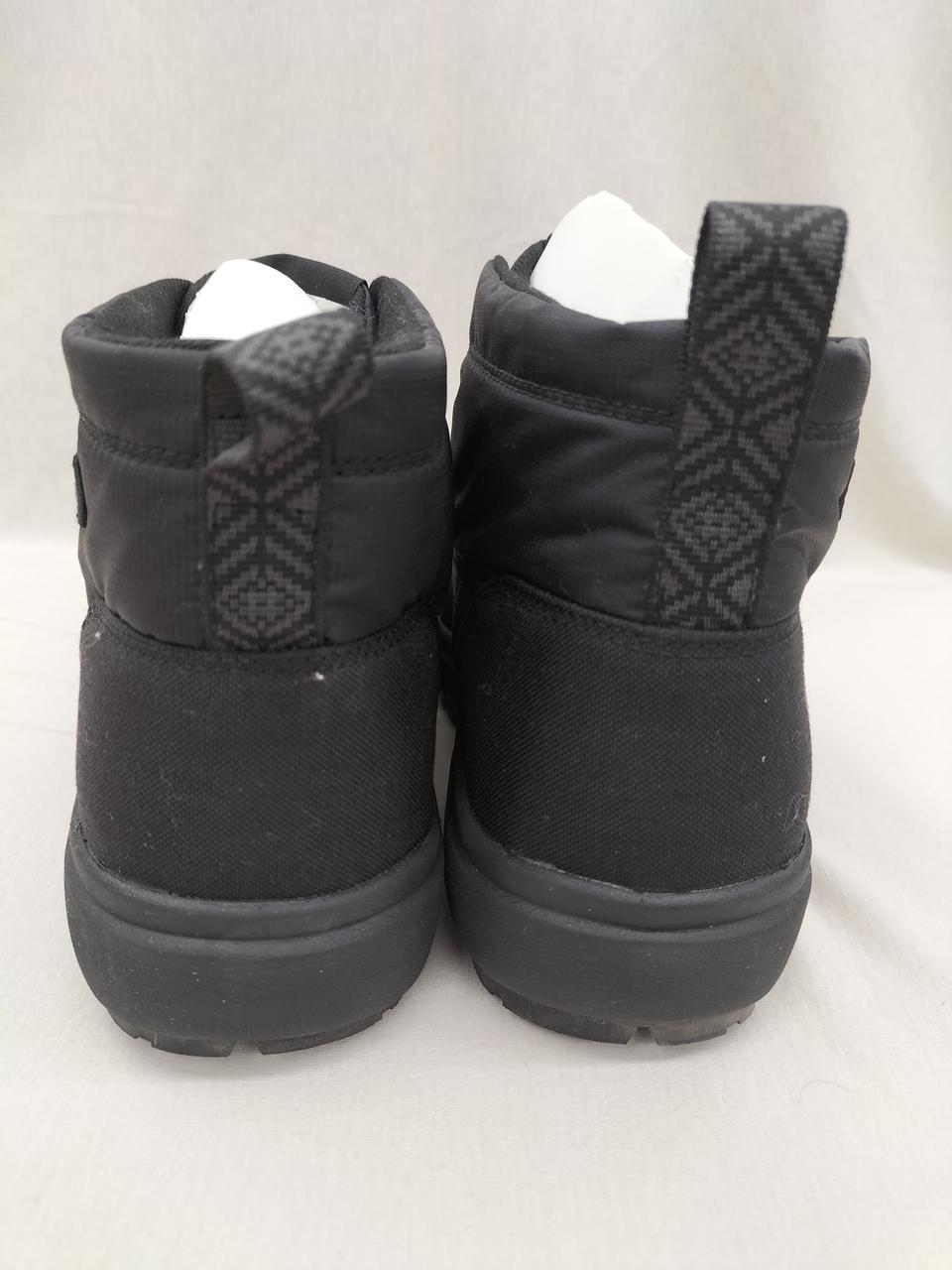 かかと側の紐に折れ有り