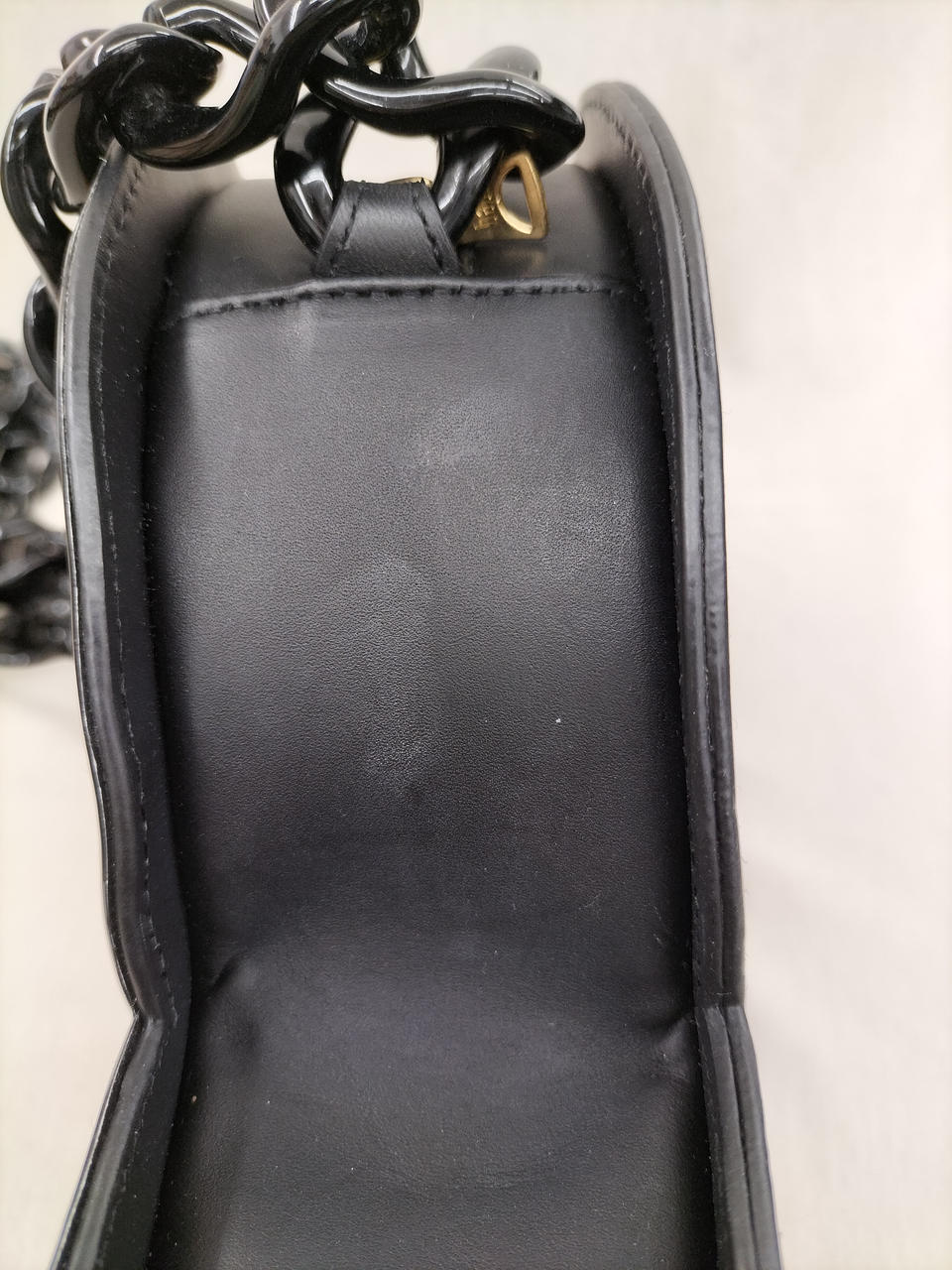 跡の様なもの有り