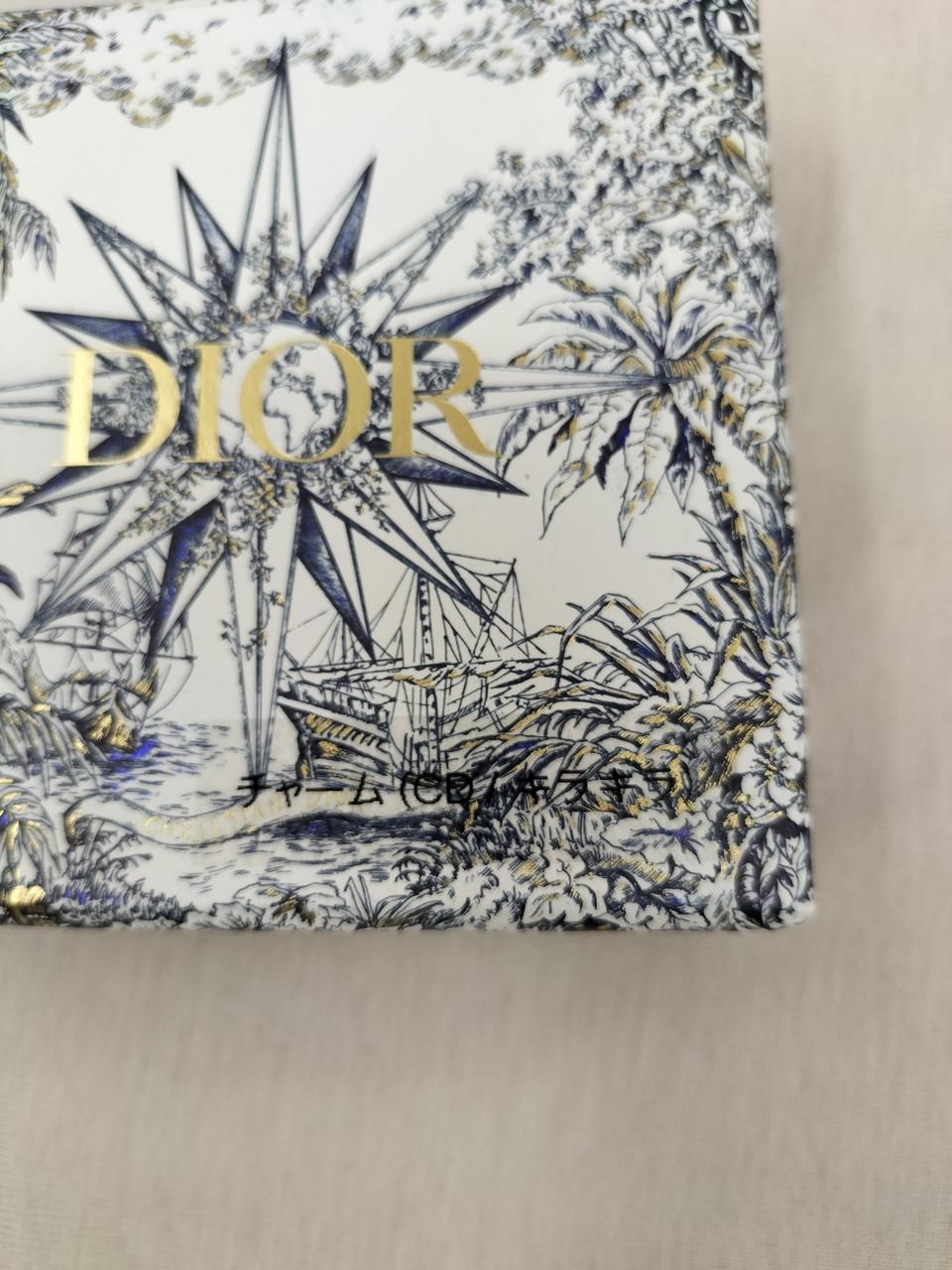 外箱：シール付いています