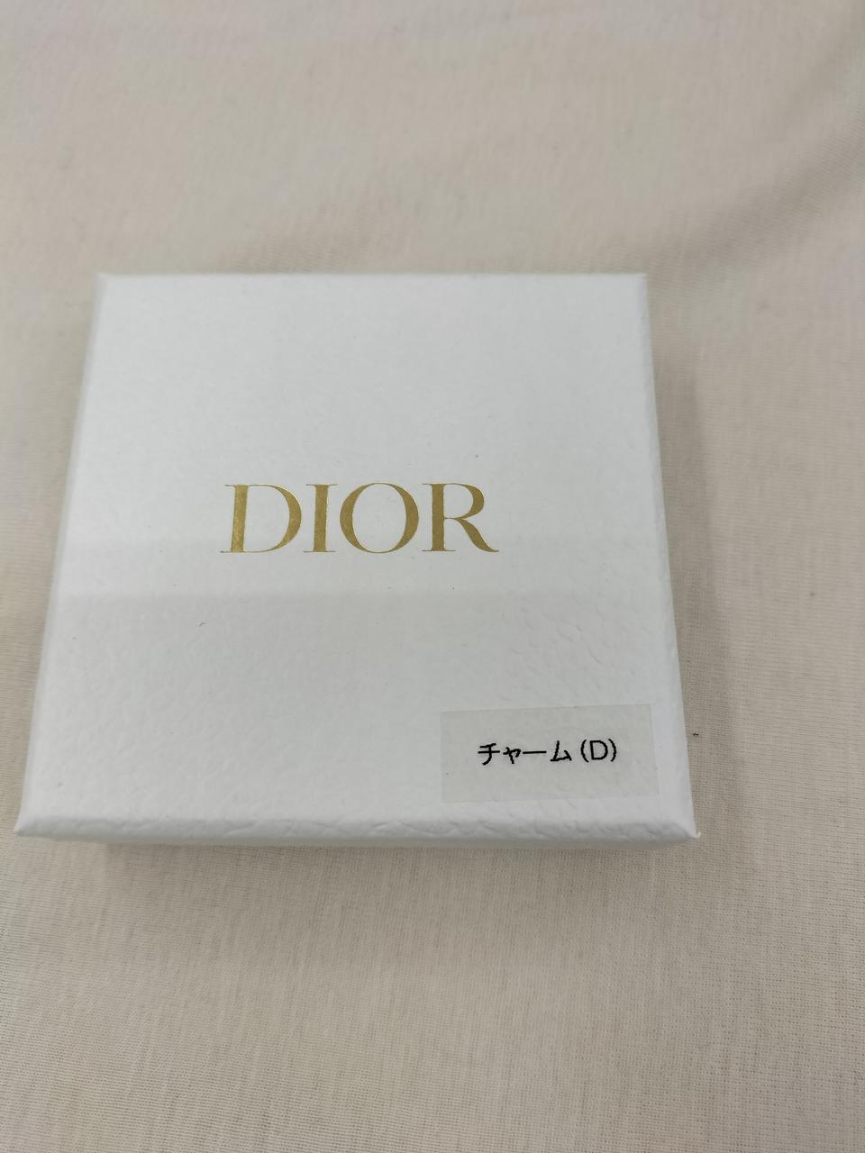 外箱：シール付いています