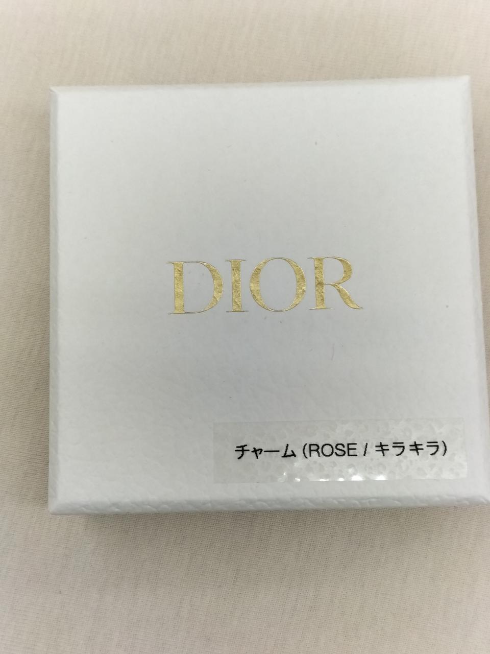 外箱にシール付いてます