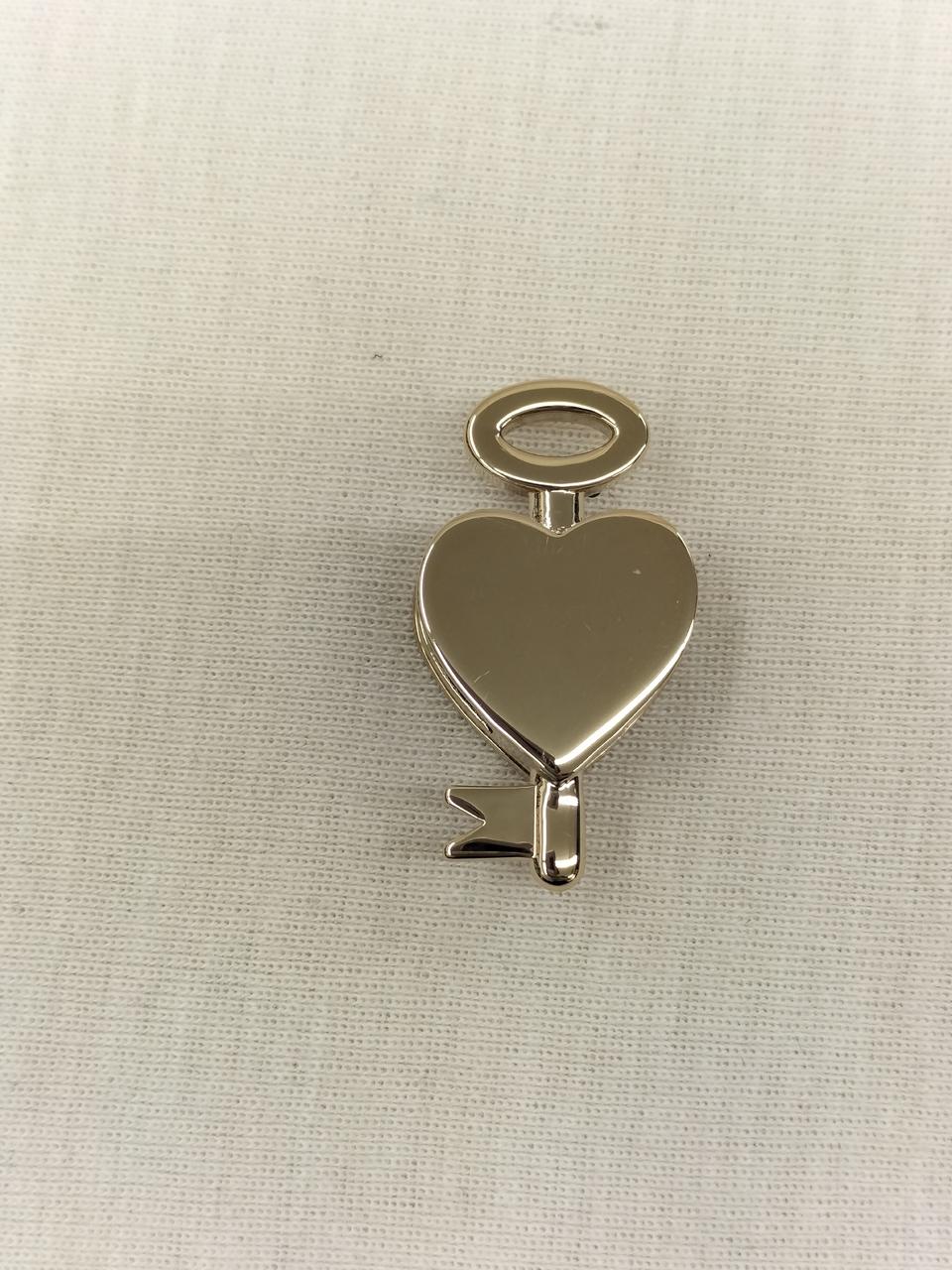 キズの様なもの有り