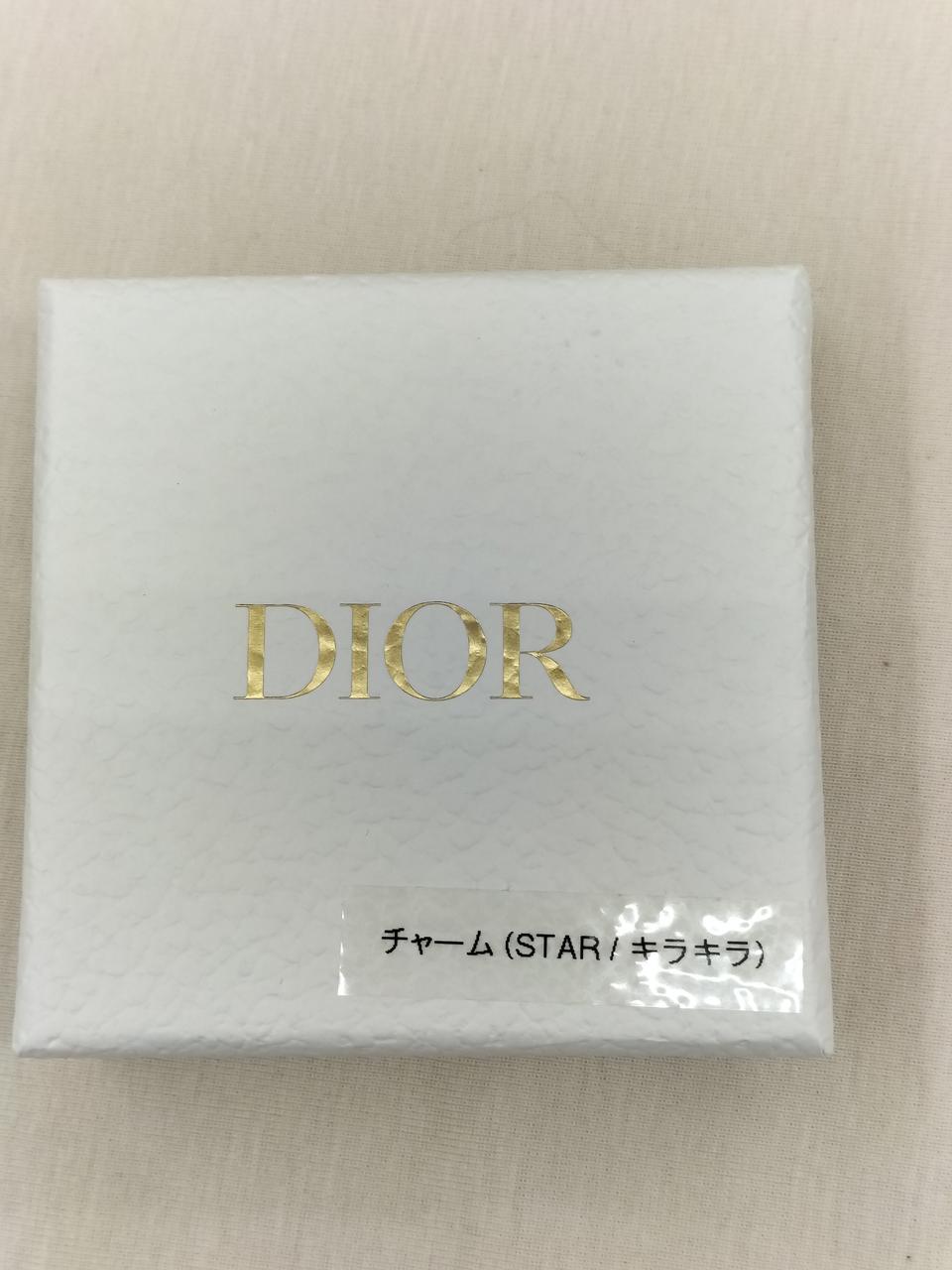 外箱にシール付いてます